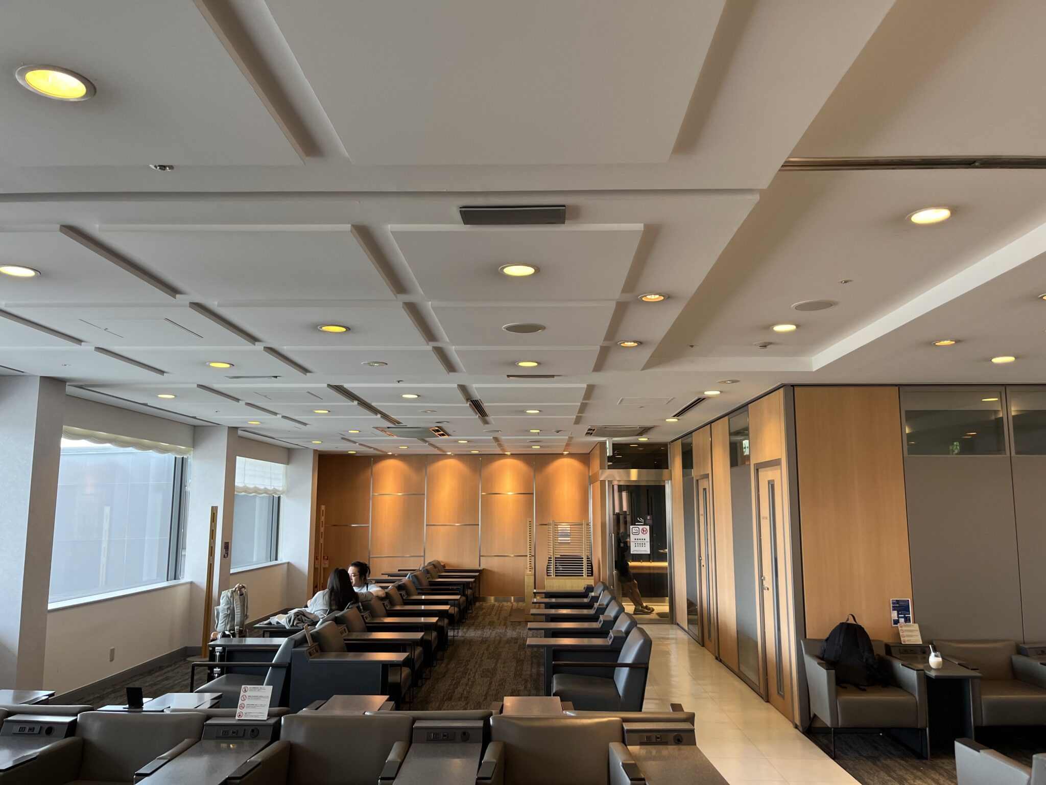 รีวิว Business Class การบินไทย บน 777-300 ER ลำใหม่ (77Y)